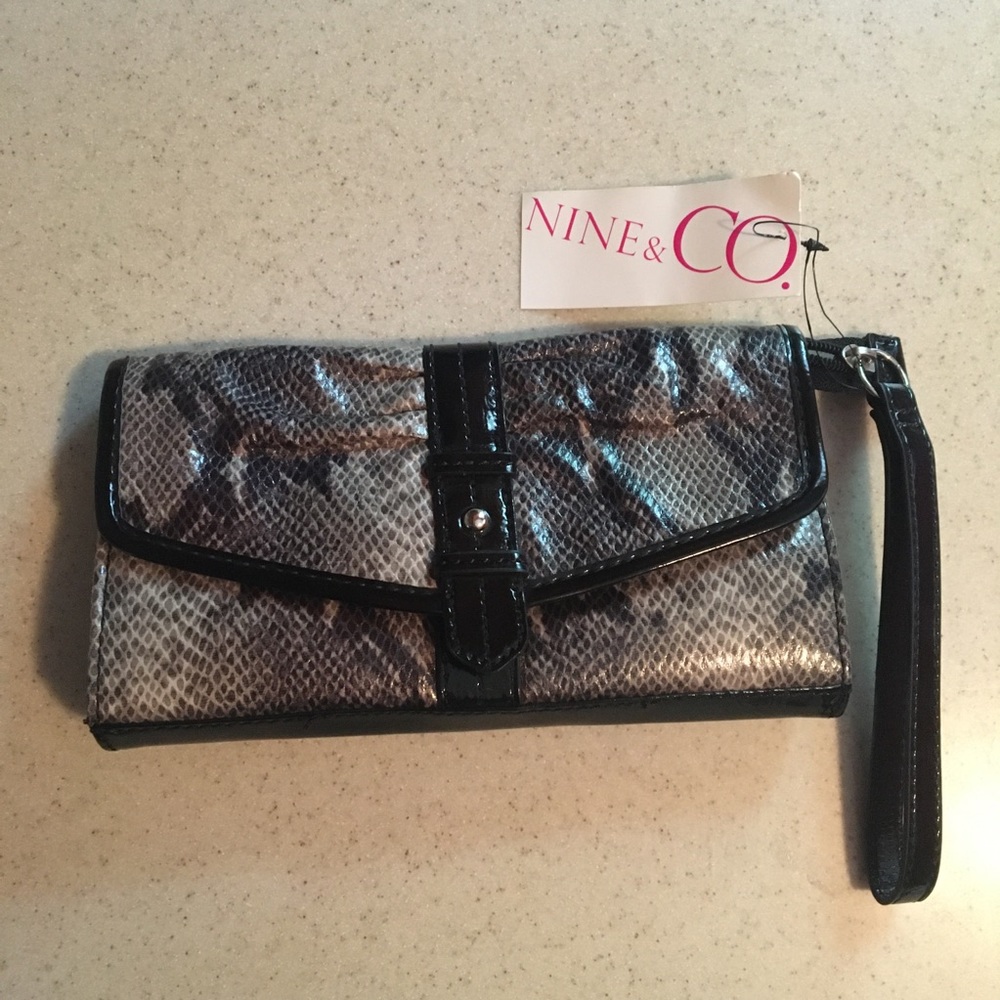 Nine & Co Faux Snakeskin Wristlet